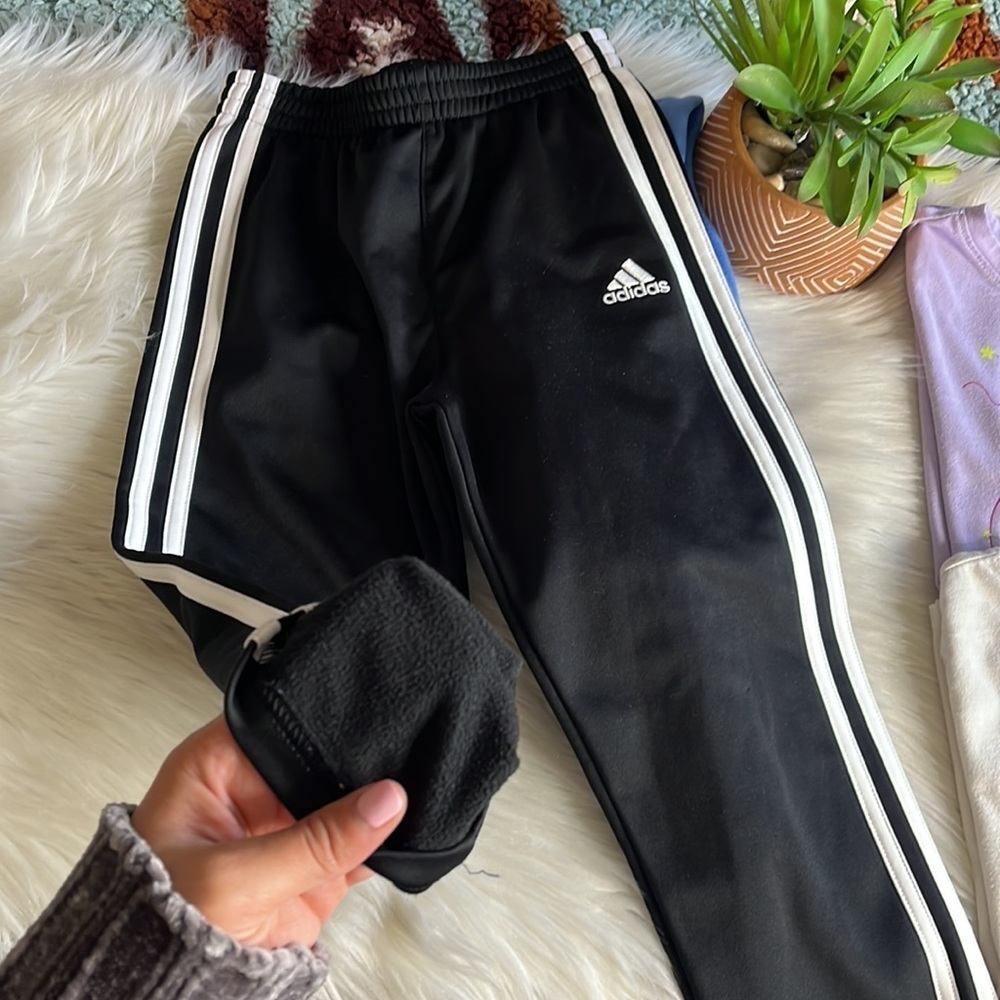 5 piece girls bundle lot - 3 sweatpants - 2 long sleeves - Picture 7 of 11